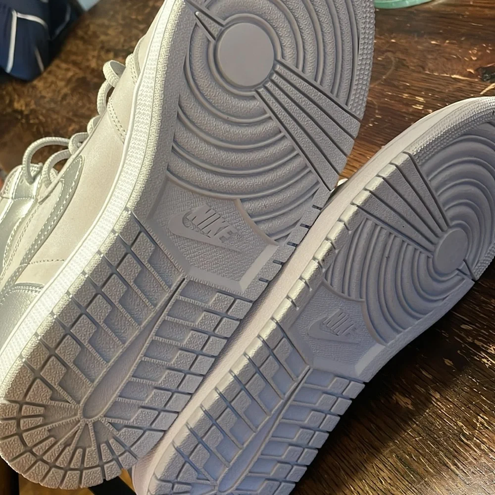 Jordan 1 - Picture 2 of 5